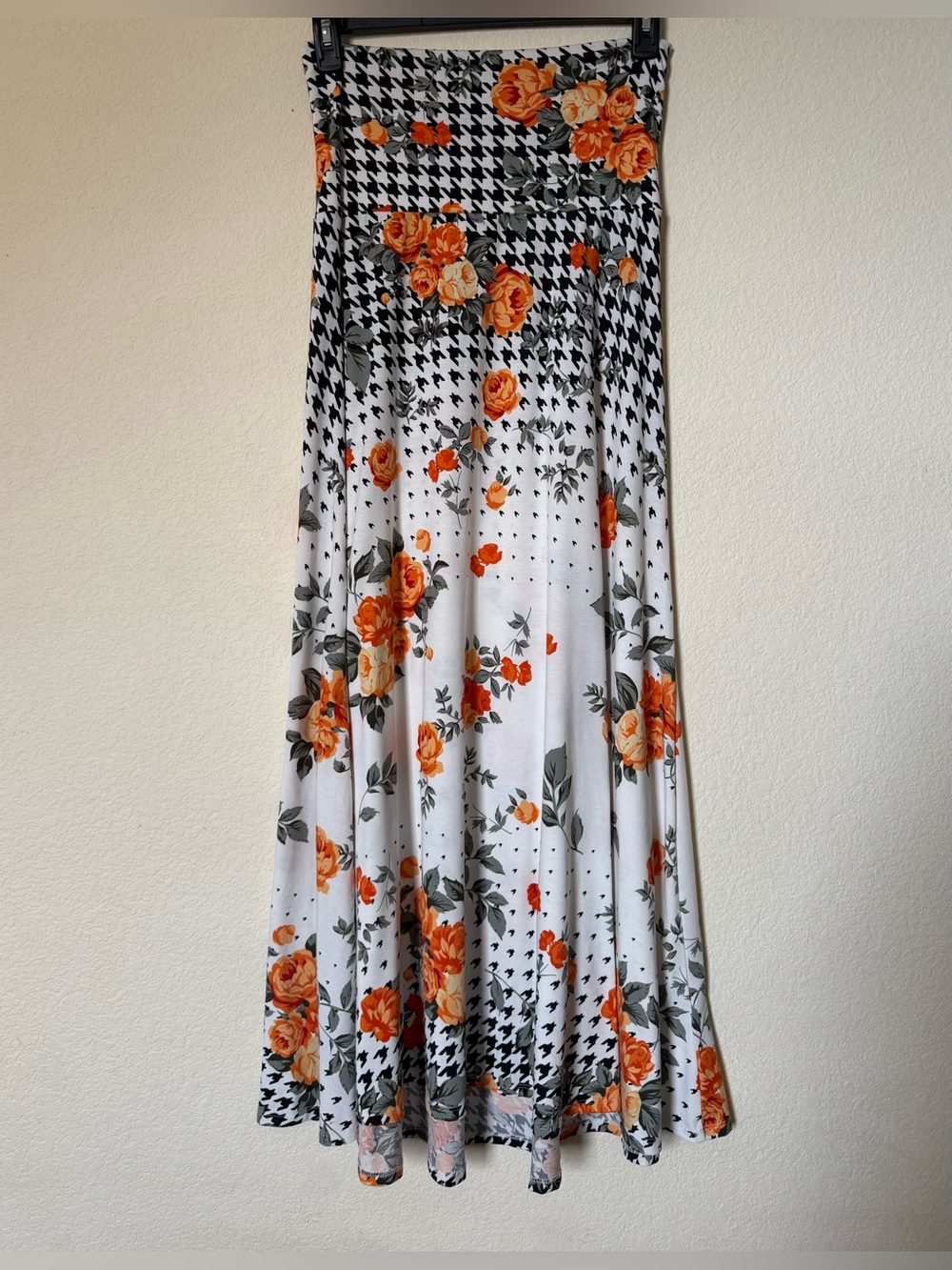 LuLaRoe "Ombré Dip Roses" Houndstooth Maxi Skirt
